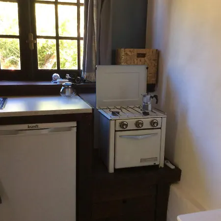 Unique Tiny House With Natural Building Techniques