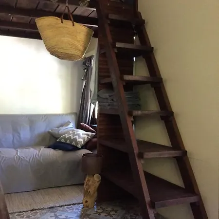 Camping Unique Tiny House With Natural Building Techniques