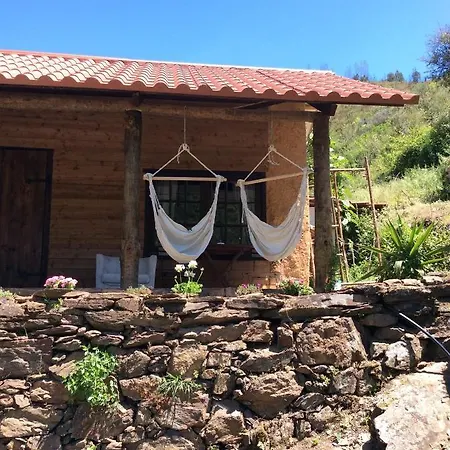 Unique Tiny House With Natural Building Techniques Kemping Figueiró dos Vinhos