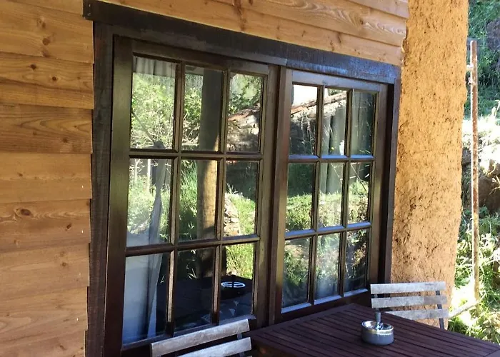 キャンプ場 Unique Tiny House With Natural Building Techniques フィゲイロー・ドス・ヴィーニョス