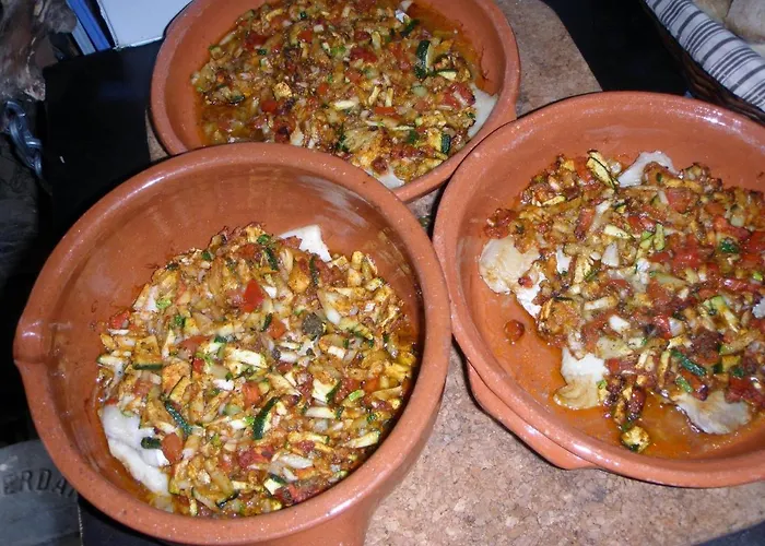 キャンプ場 Unique Tiny House With Natural Building Techniques