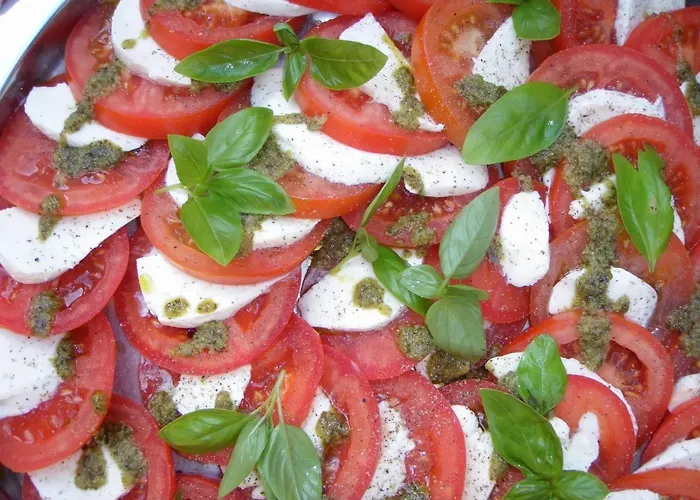 キャンプ場 Unique Tiny House With Natural Building Techniques