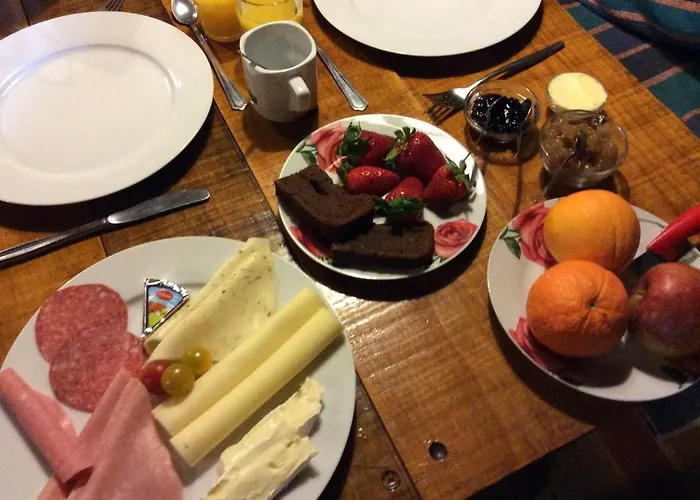 Unique Tiny House With Natural Building Techniques フィゲイロー・ドス・ヴィーニョス