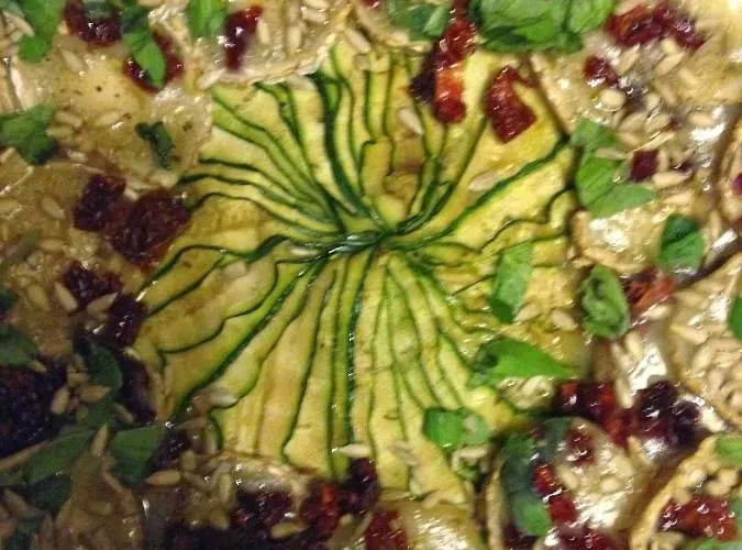 Unique Tiny House With Natural Building Techniques フィゲイロー・ドス・ヴィーニョス